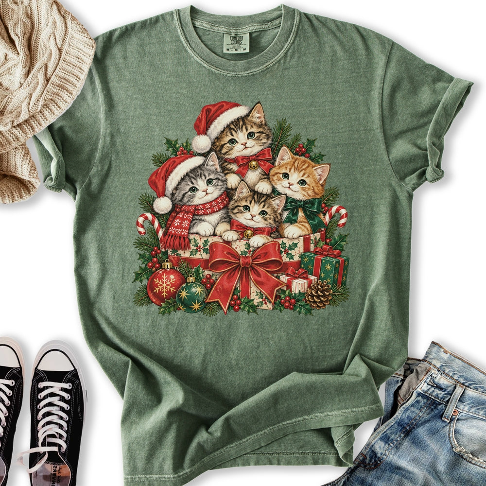 Vintage Christmas Kittens Relaxed Tee