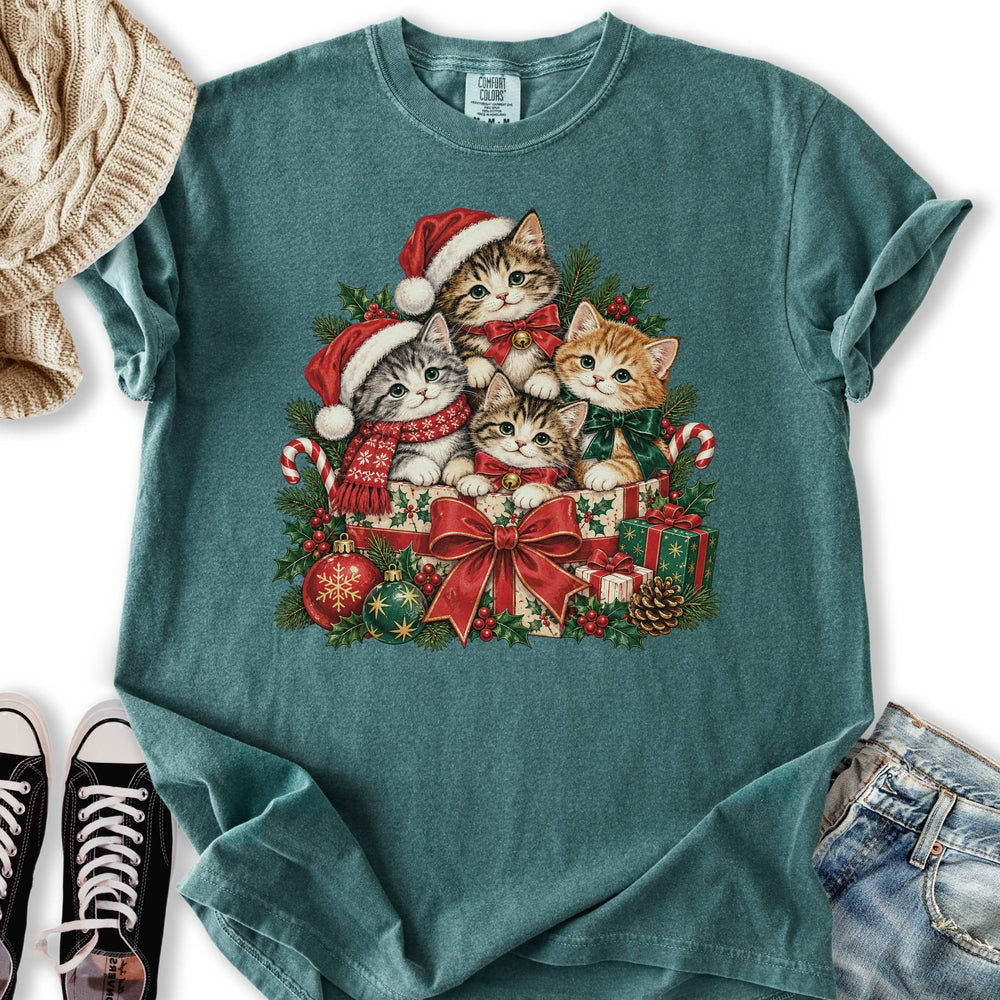 Vintage Christmas Kittens Relaxed Tee