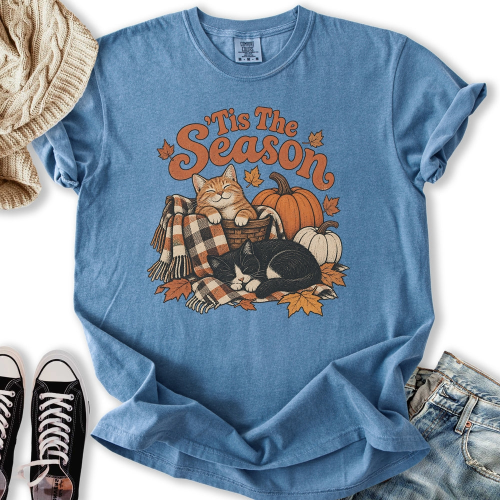 Tis The Season Cats Relaxed Tee