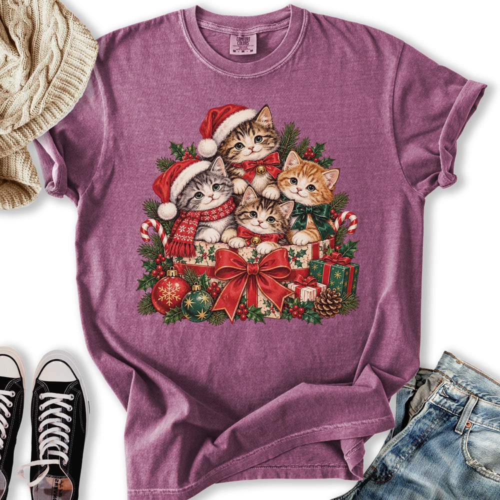 Vintage Christmas Kittens Relaxed Tee