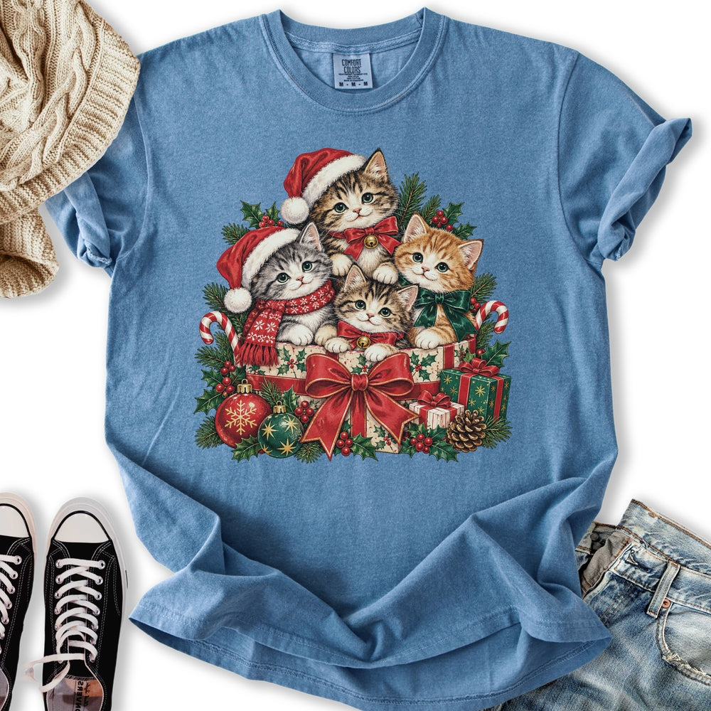 Vintage Christmas Kittens Relaxed Tee