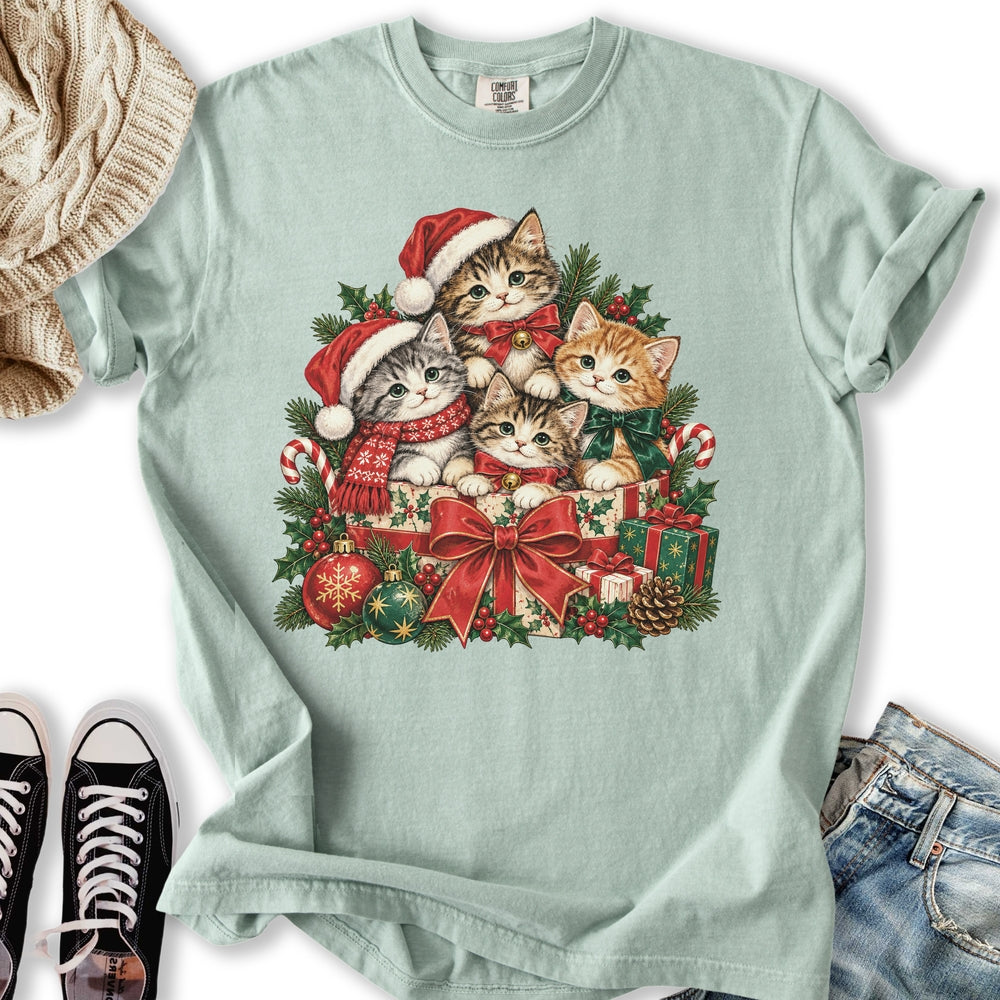 Vintage Christmas Kittens Relaxed Tee