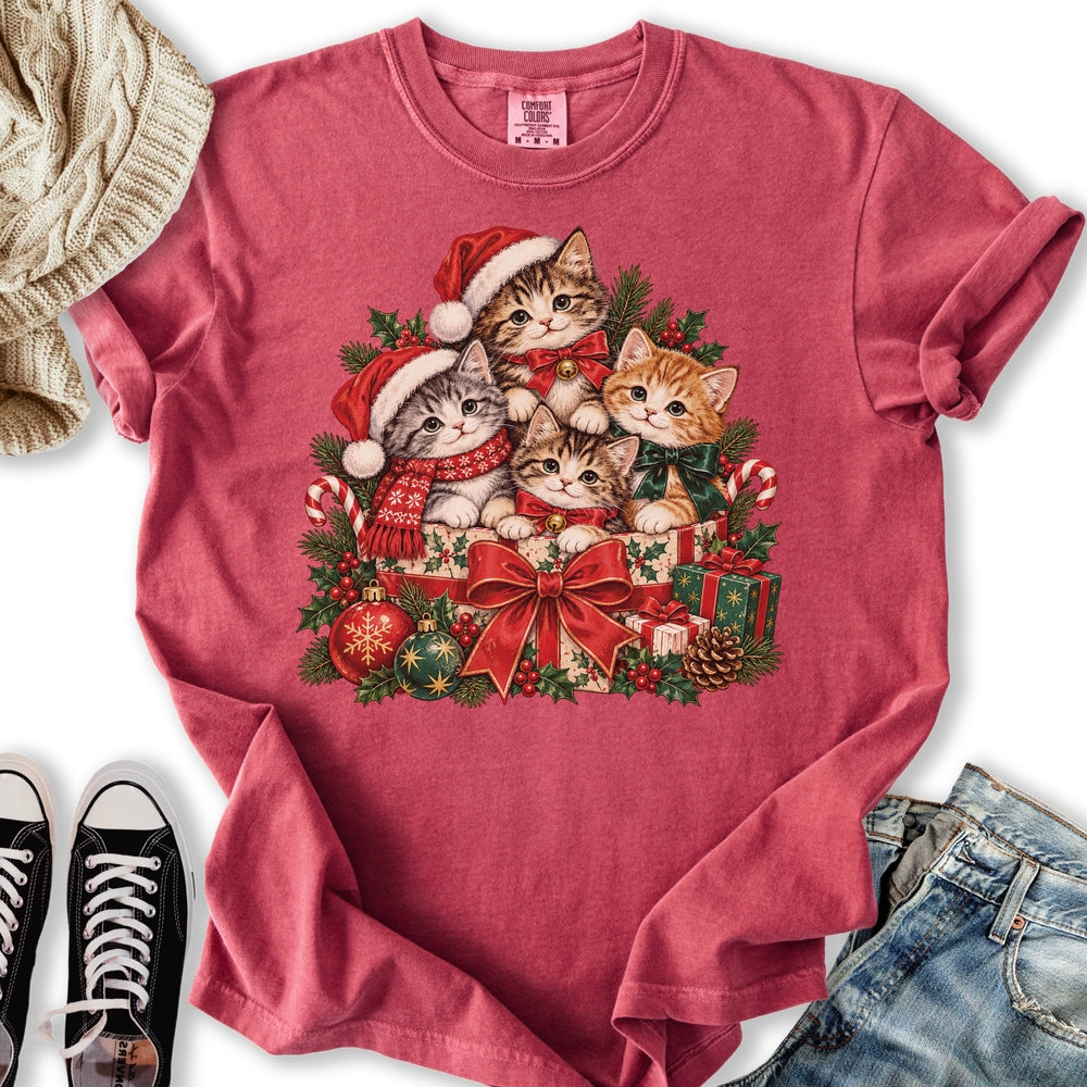 Vintage Christmas Kittens Relaxed Tee