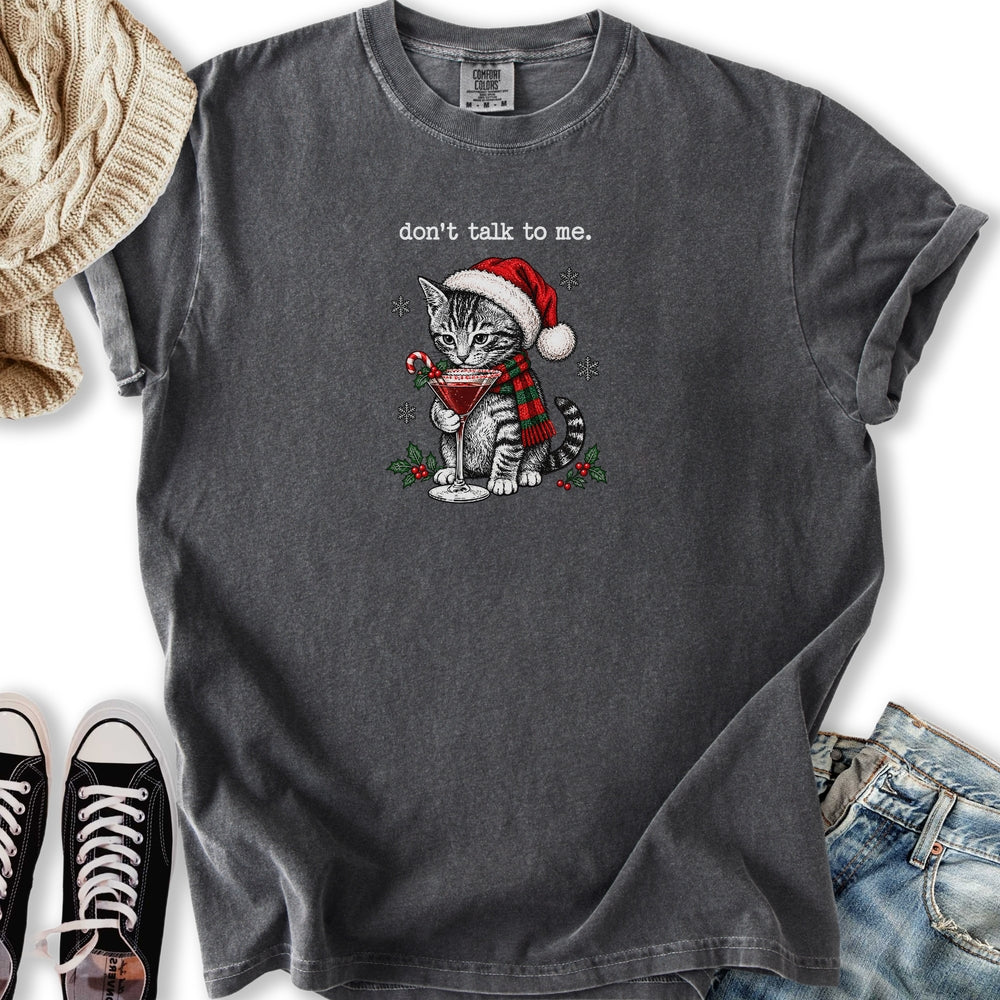 Christmas Cocktails Cat Relaxed Tee