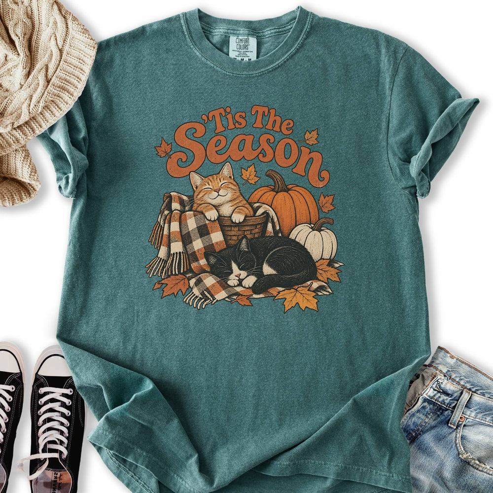Tis The Season Cats Relaxed Tee