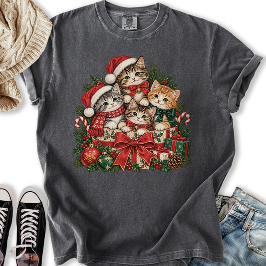 Vintage Christmas Kittens Relaxed Tee
